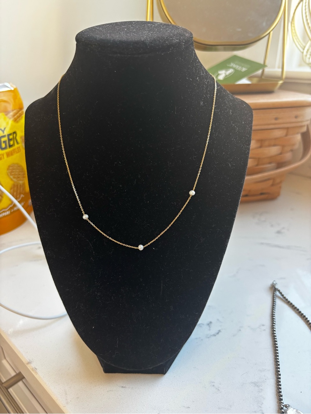 10k gold and pearl necklace